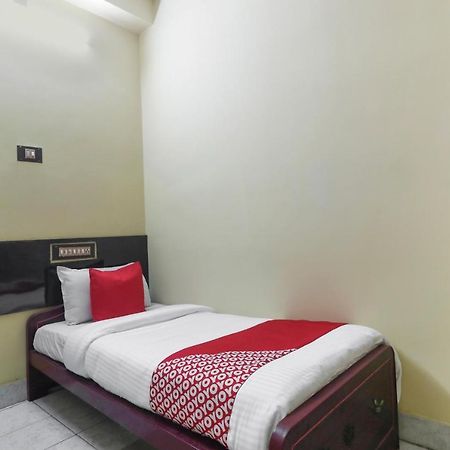 Oyo 45895 Hotel Blue Nile Ченнаи Экстерьер фото