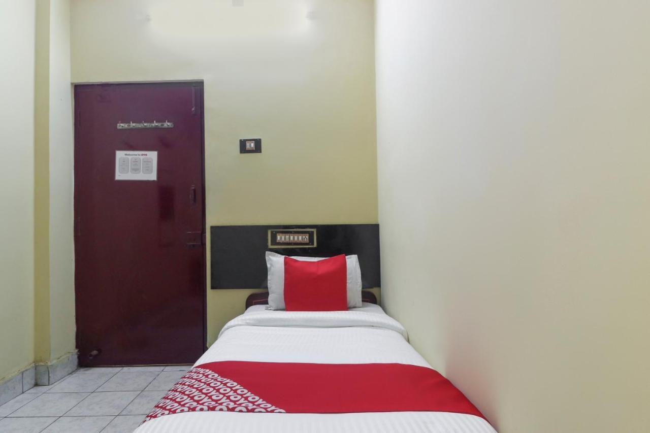 Oyo 45895 Hotel Blue Nile Ченнаи Экстерьер фото