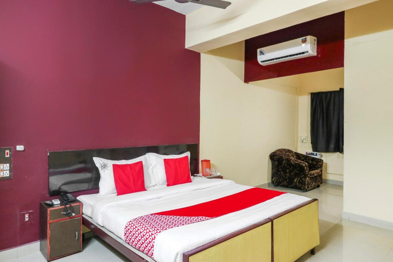 Oyo 45895 Hotel Blue Nile Ченнаи Экстерьер фото