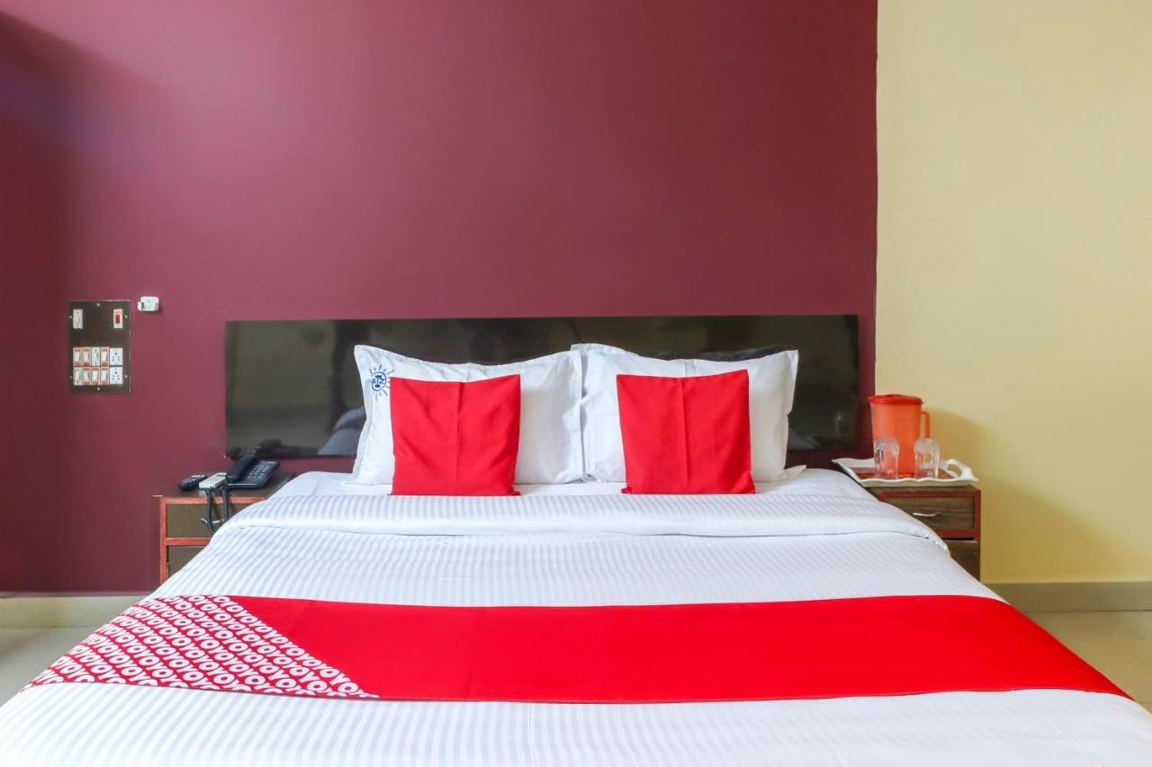 Oyo 45895 Hotel Blue Nile Ченнаи Экстерьер фото