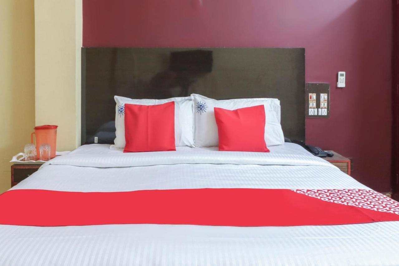 Oyo 45895 Hotel Blue Nile Ченнаи Экстерьер фото
